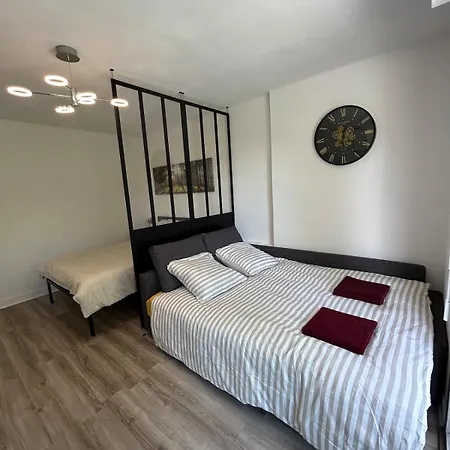 Apartament Halfway Between And Cdg Claye-Souilly